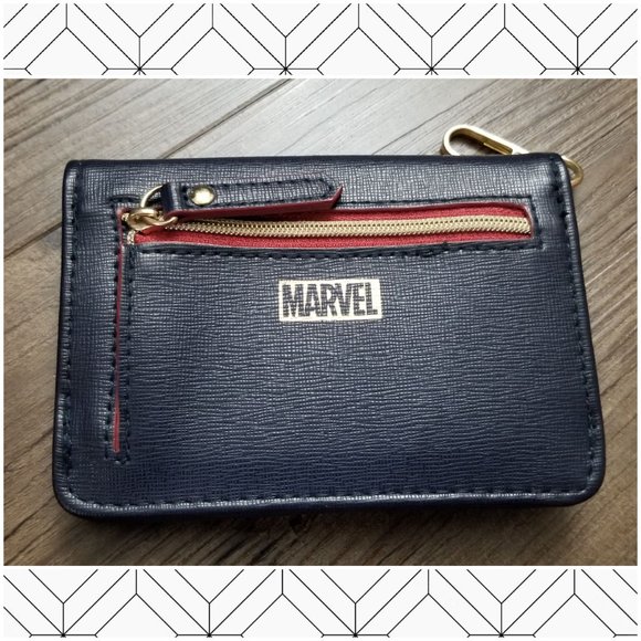 Captain Marvel Navy Wallet with Gold Star Clasp - Picture 6 of 9